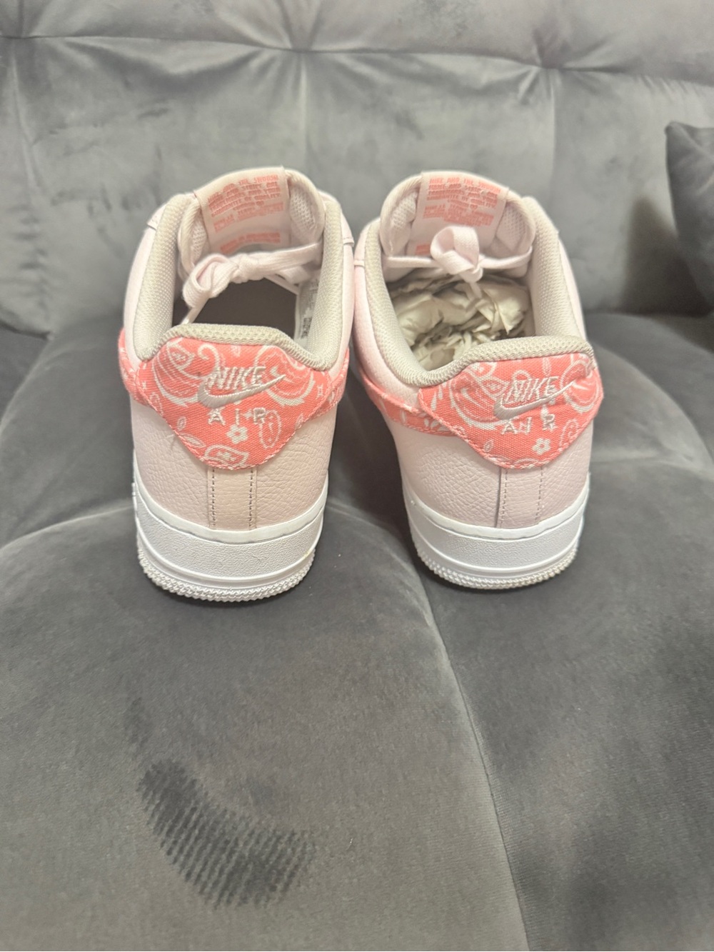 Nike Air Force 1 Low in Pale Pink with Coral Accents - Picture 3 of 3